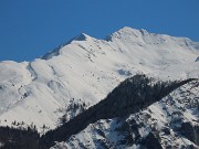 36  Maxi zoom in Cima Menna (2300 m) carico di neve